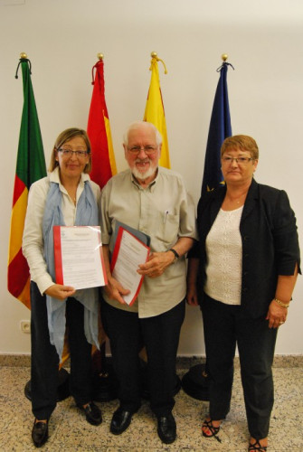 Signatura conveni Càrites (2)