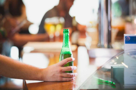 botella verde barra.jpg