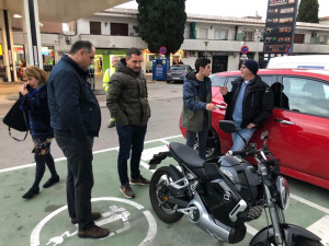 Inauguració punt vehicles elèctrics (4)