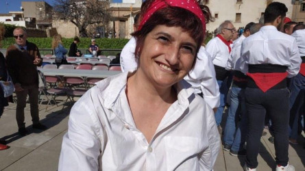 Olga Yagüe durant una actuació castellera