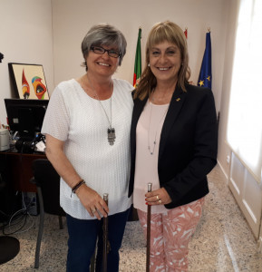 Montse Antó (esquerra) i Rosa Fonoll