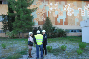 Fonoll i Obón al davant del mural