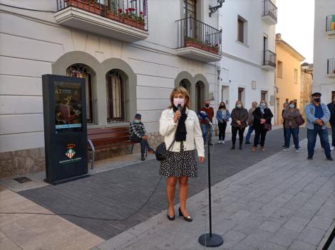 300421 Concentració en suport a l'alcaldessa de Cubelles (3).jpg